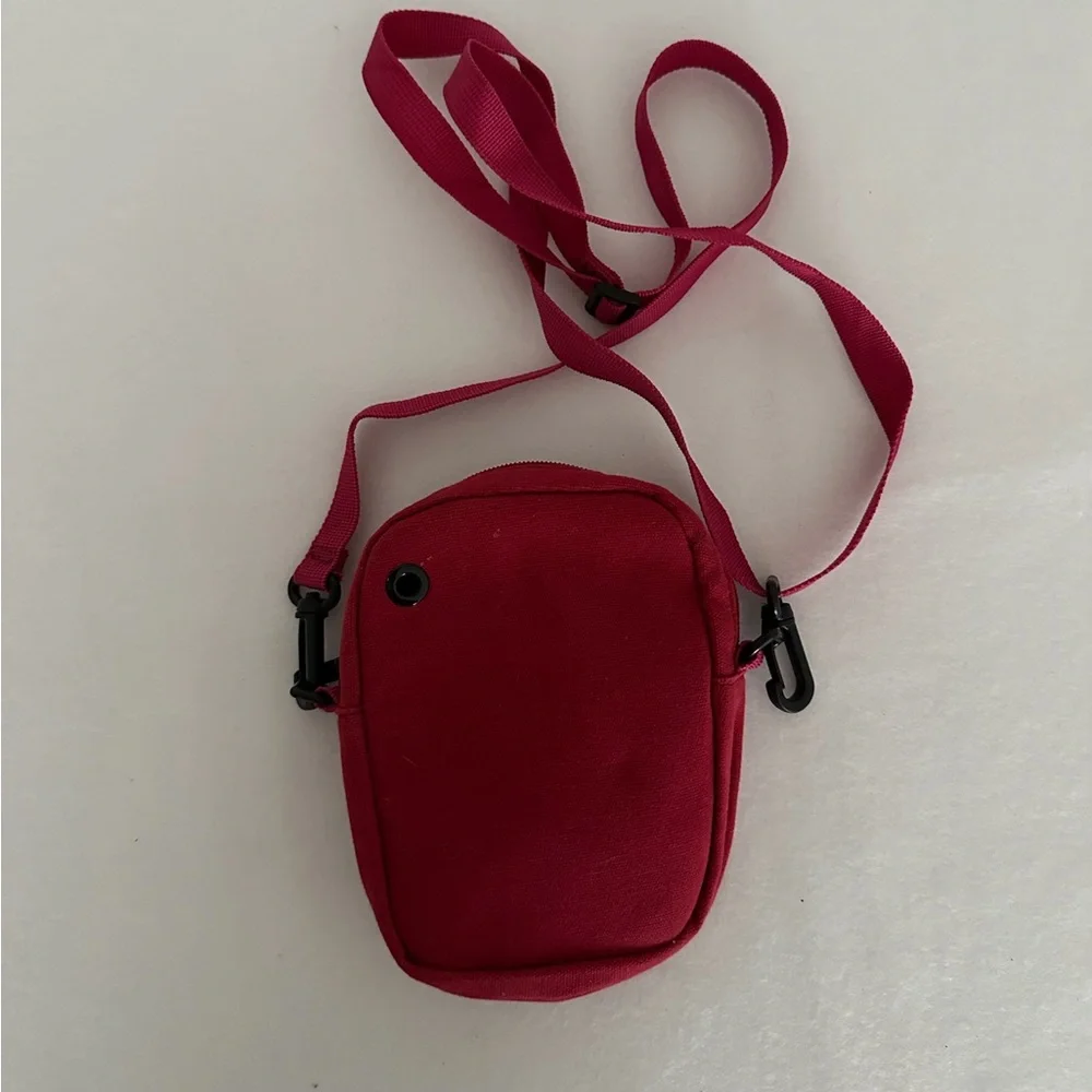 Arvo Crossbody Utility Bag Red with Mesh Pocket - Picture 4 of 7